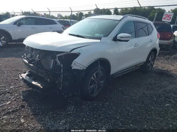 5N1AT2MV8HC793258 2017 NISSAN ROGUE - Image 2