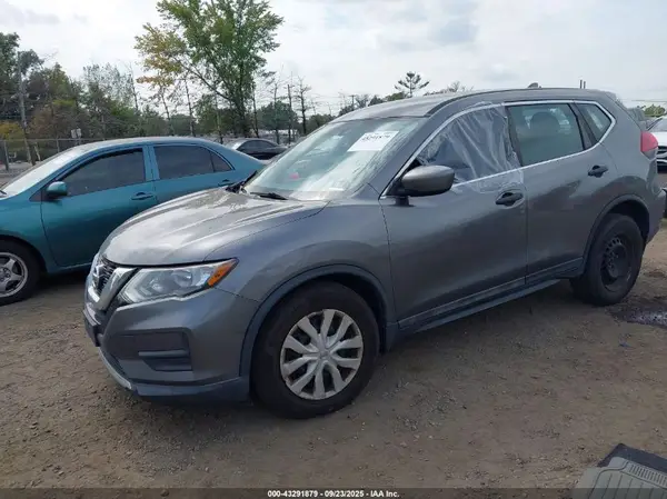5N1AT2MV8HC798413 2017 NISSAN ROGUE - Image 2