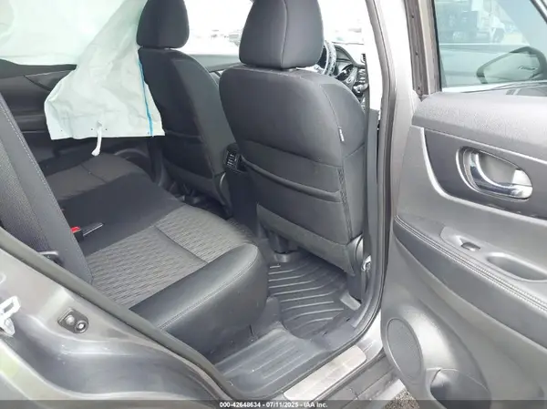 5N1AT2MV8HC800189 2017 NISSAN ROGUE - Image 8