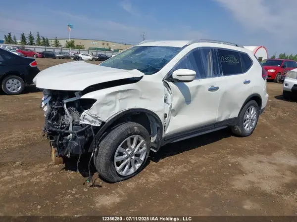 5N1AT2MV8HC802508 2017 NISSAN ROGUE - Image 2