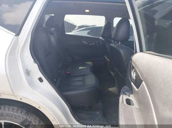 5N1AT2MV8HC805800 2017 NISSAN ROGUE - Image 8