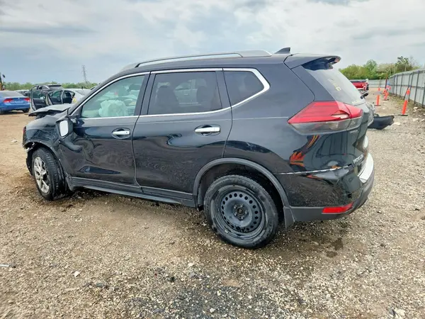 5N1AT2MV8HC810382 2017 NISSAN ROGUE - Image 2
