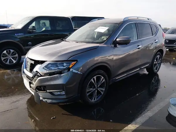 5N1AT2MV8HC810916 2017 NISSAN ROGUE - Image 2