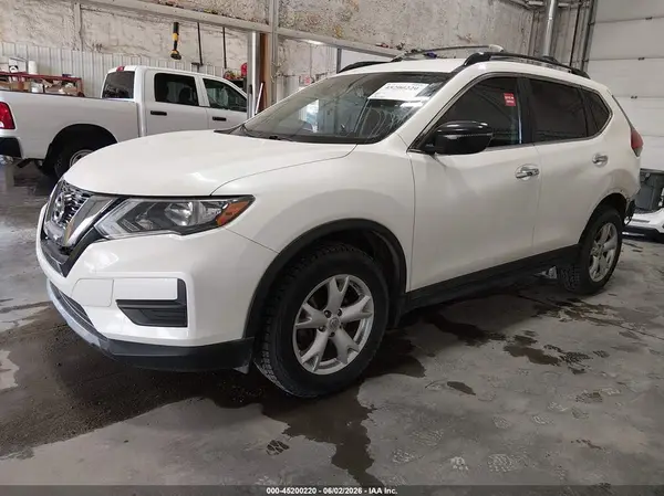 5N1AT2MV8HC811936 2017 NISSAN ROGUE - Image 2