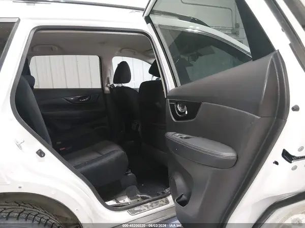 5N1AT2MV8HC811936 2017 NISSAN ROGUE - Image 8