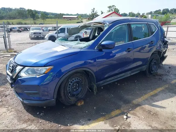 5N1AT2MV8HC812701 2017 NISSAN ROGUE - Image 2