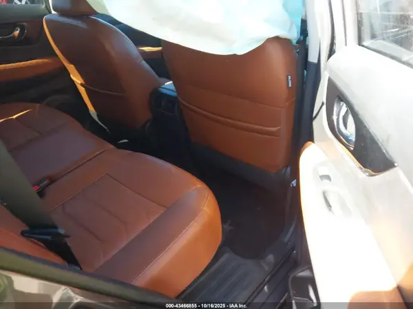 5N1AT2MV8HC813119 2017 NISSAN ROGUE - Image 8