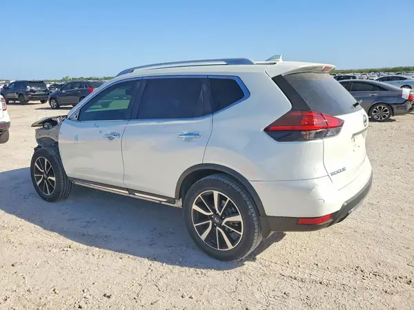 5N1AT2MV8HC813508 2017 NISSAN ROGUE - Image 2