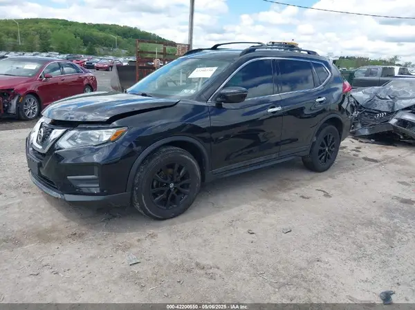 5N1AT2MV8HC814058 2017 NISSAN ROGUE - Image 2
