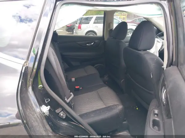 5N1AT2MV8HC814058 2017 NISSAN ROGUE - Image 8