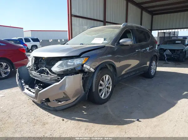 5N1AT2MV8HC814223 2017 NISSAN ROGUE - Image 2