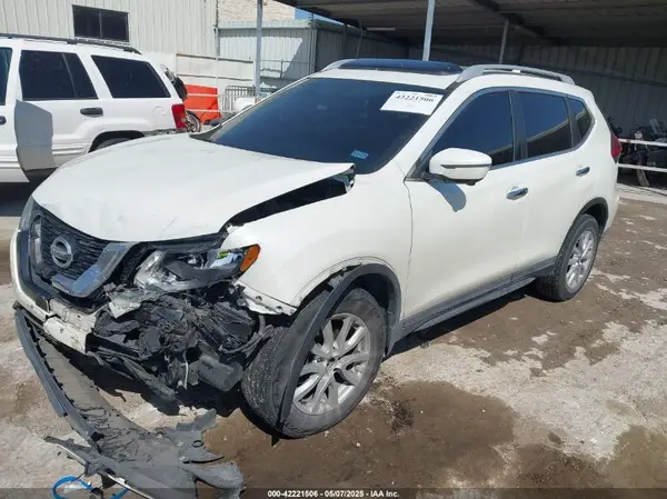 5N1AT2MV8HC814318 2017 NISSAN ROGUE - Image 2