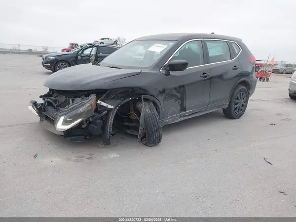 5N1AT2MV8HC814738 2017 NISSAN ROGUE - Image 2