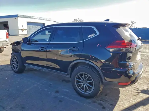5N1AT2MV8HC821348 2017 NISSAN ROGUE - Image 2