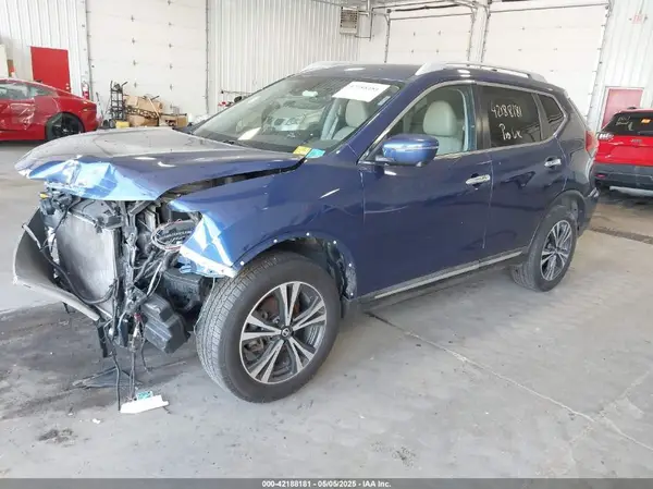 5N1AT2MV8HC821933 2017 NISSAN ROGUE - Image 2