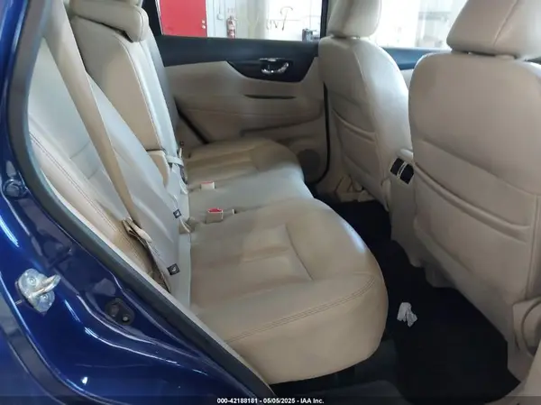 5N1AT2MV8HC821933 2017 NISSAN ROGUE - Image 8