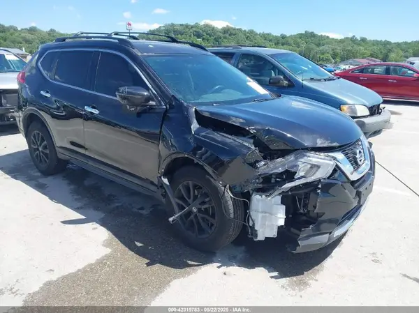 5N1AT2MV8HC822760 2017 NISSAN ROGUE - Image 1