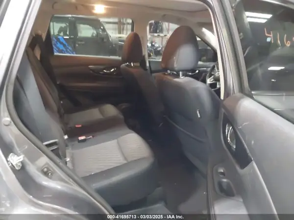 5N1AT2MV8HC822919 2017 NISSAN ROGUE - Image 8