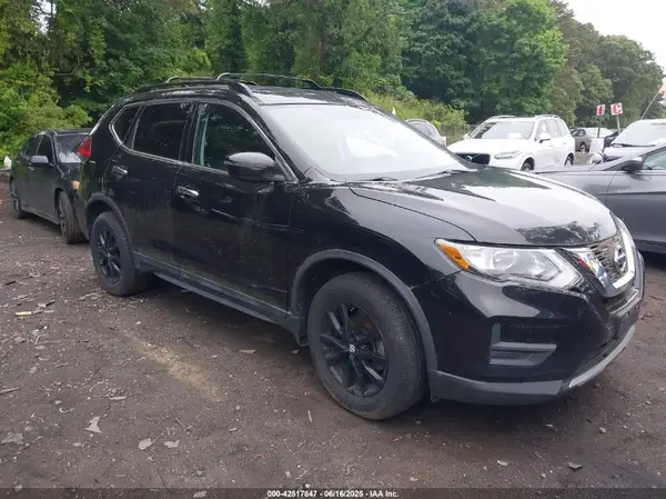 5N1AT2MV8HC824587 2017 NISSAN ROGUE - Image 1
