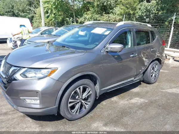 5N1AT2MV8HC835833 2017 NISSAN ROGUE - Image 2
