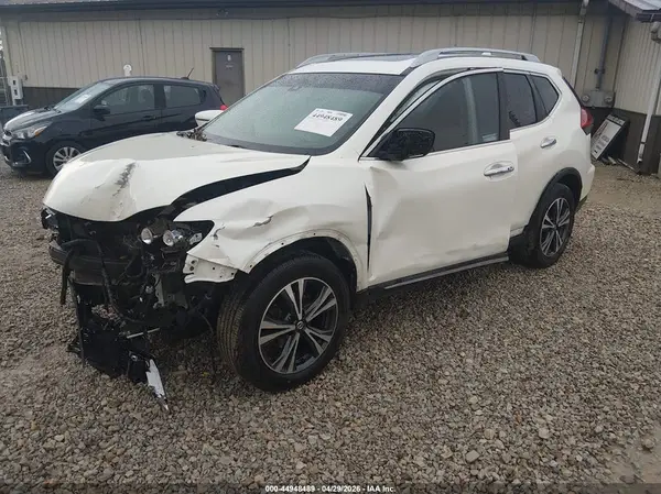5N1AT2MV8HC848243 2017 NISSAN ROGUE - Image 2