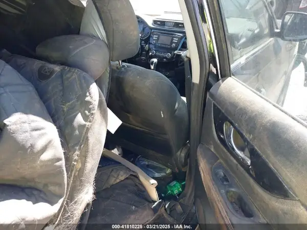 5N1AT2MV8HC849781 2017 NISSAN ROGUE - Image 8