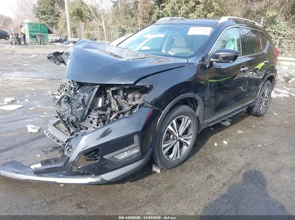 5N1AT2MV8HC859081 2017 NISSAN ROGUE - Image 2