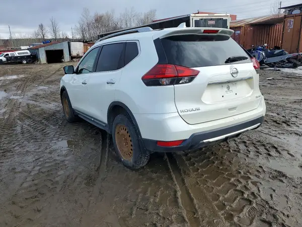 5N1AT2MV8HC864667 2017 NISSAN ROGUE - Image 2
