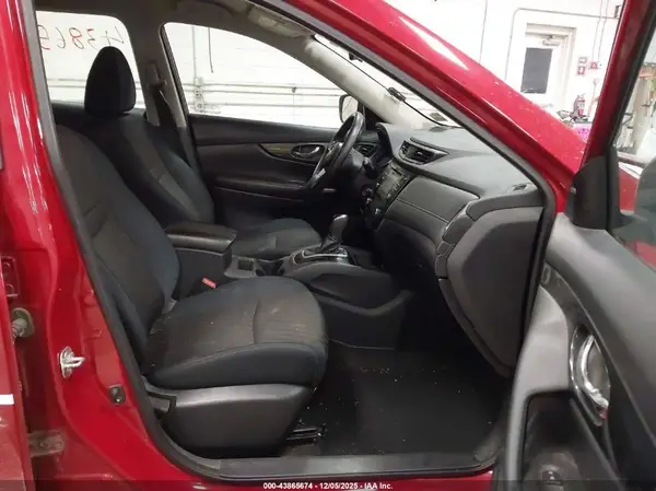5N1AT2MV8HC875295 2017 NISSAN ROGUE - Image 1