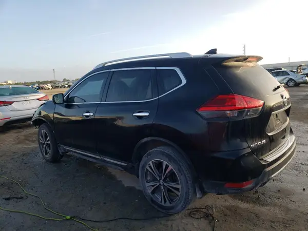 5N1AT2MV8HC880142 2017 NISSAN ROGUE - Image 2