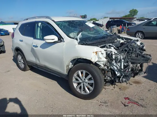 5N1AT2MV8HC882490 2017 NISSAN ROGUE - Image 1