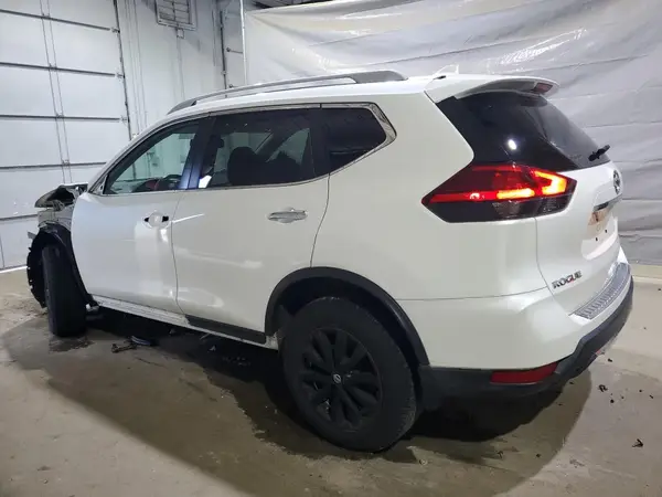 5N1AT2MV8HC887186 2017 NISSAN ROGUE - Image 2