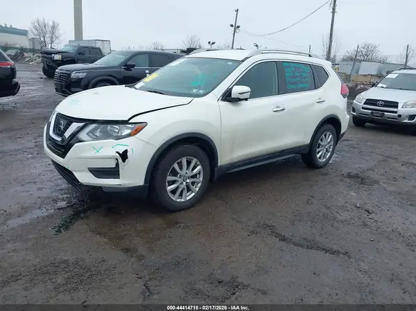 5N1AT2MV8HC888127 2017 NISSAN ROGUE - Image 2