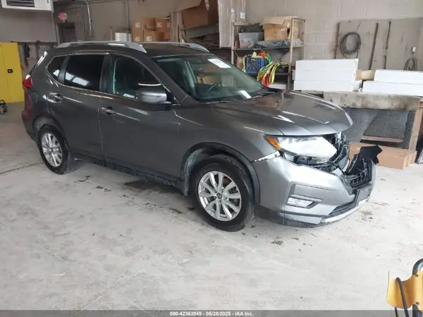 5N1AT2MV8HC893926 2017 NISSAN ROGUE - Image 1