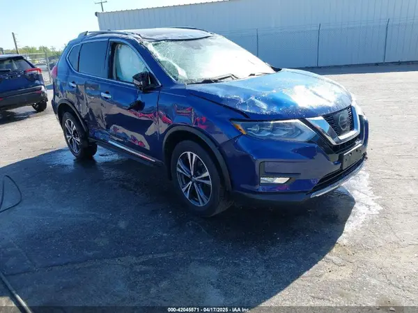 5N1AT2MV8HC895966 2017 NISSAN ROGUE - Image 1