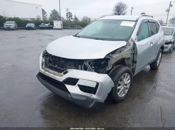 5N1AT2MV8JC709123 2018 NISSAN ROGUE - Image 2