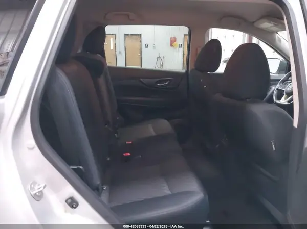 5N1AT2MV8JC709302 2018 NISSAN ROGUE - Image 8