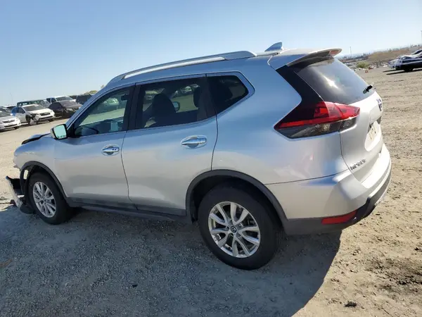 5N1AT2MV8JC710272 2018 NISSAN ROGUE - Image 2