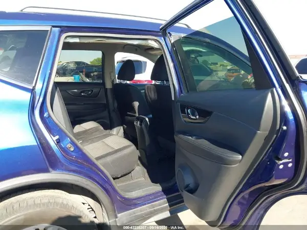 5N1AT2MV8JC711180 2018 NISSAN ROGUE - Image 8
