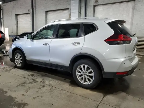 5N1AT2MV8JC711664 2018 NISSAN ROGUE - Image 2