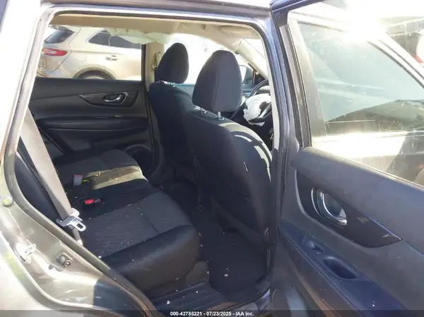 5N1AT2MV8JC722440 2018 NISSAN ROGUE - Image 8