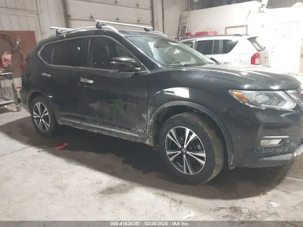 5N1AT2MV8JC728478 2018 NISSAN ROGUE - Image 1