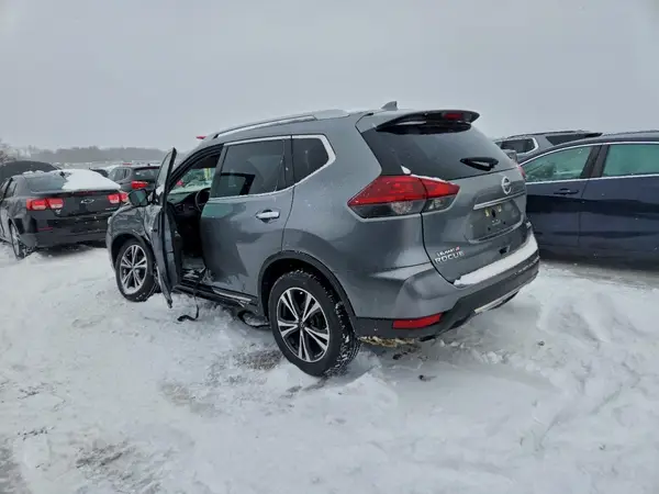 5N1AT2MV8JC730165 2018 NISSAN ROGUE - Image 2