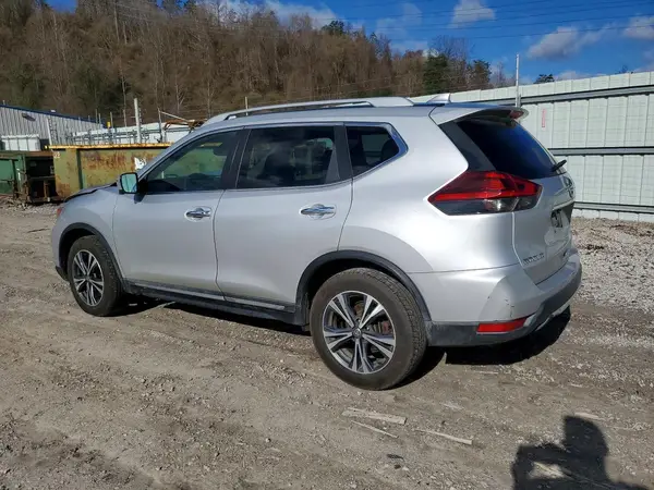 5N1AT2MV8JC730327 2018 NISSAN ROGUE - Image 2