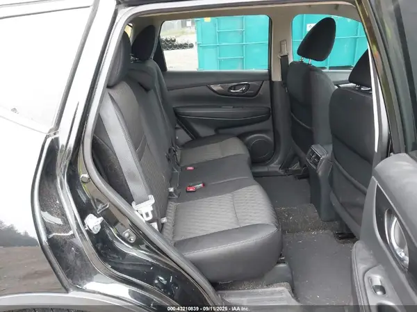 5N1AT2MV8JC737021 2018 NISSAN ROGUE - Image 8