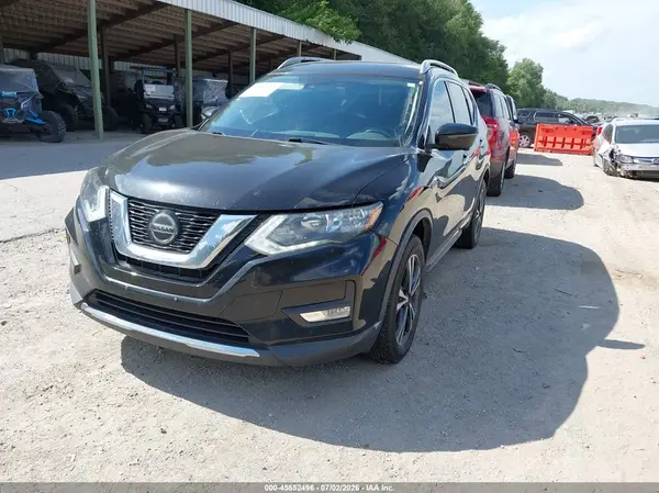 5N1AT2MV8JC739173 2018 NISSAN ROGUE - Image 2