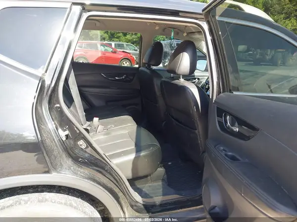 5N1AT2MV8JC739173 2018 NISSAN ROGUE - Image 8