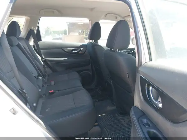 5N1AT2MV8JC740176 2018 NISSAN ROGUE - Image 8
