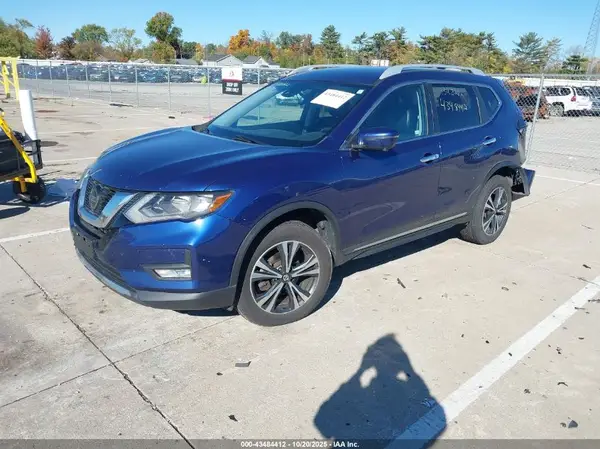 5N1AT2MV8JC742641 2018 NISSAN ROGUE - Image 2