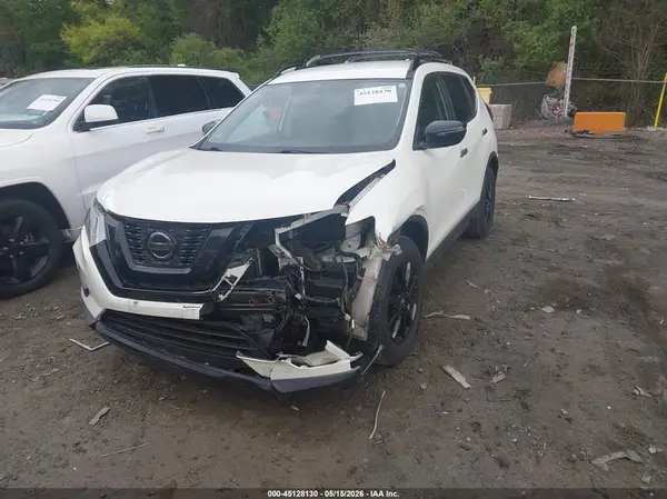 5N1AT2MV8JC743322 2018 NISSAN ROGUE - Image 2